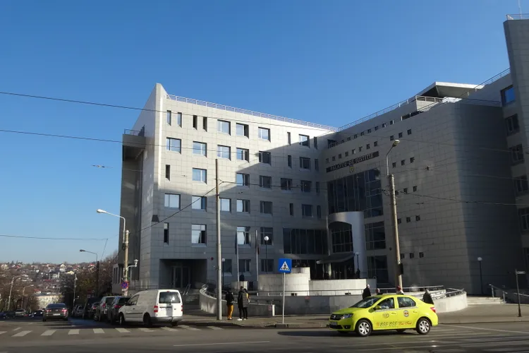 Blocajele din instanțe, explicate de avocați (sursa: Facebook/Curtea de Apel Iasi)