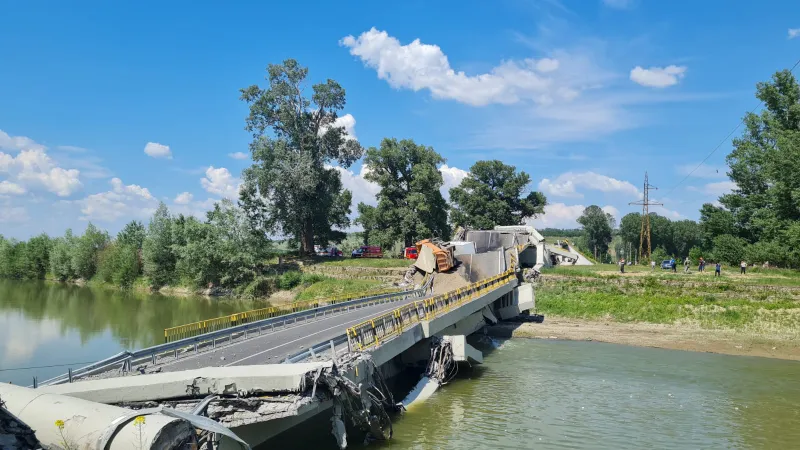 S-a prăbușit podul de la Luțca Foto: Stiri Neamt