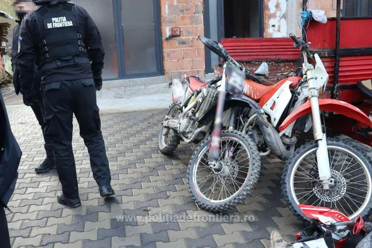 Români reținuți pentru trafic de migranți (sursa: politiadefrontiera.ro)