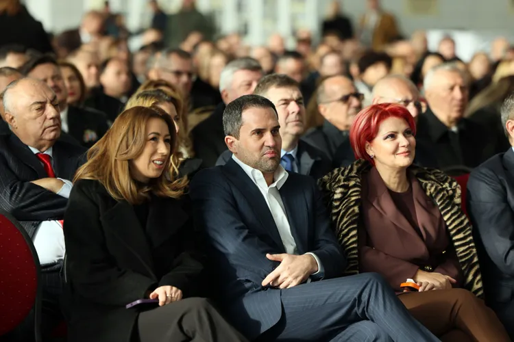 Înainte de a pleca, ministrul Șerban dă o lovitură bucureștenilor: crește cu 40% tariful la metrou Foto: Facebook