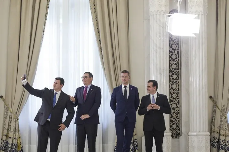 Un fost premier PNL și un fost premier PSD îndeamnă guvernul Bolojan să privatizeze Foto: Inquam/Octav Ganea