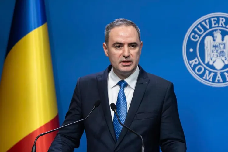 Ministrul Nazare a făcut accident la volanul unui autoturism pe care nu l-a menționat în declarația de avere. Nazare, mare beneficiar de împrumuturi de la oameni de afaceri (sursa: Facebook/Alexandru Nazare)