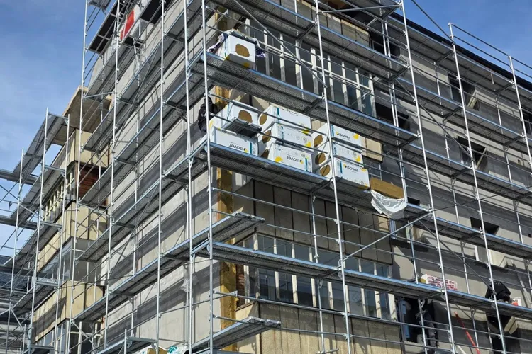 Reabilitarea termică a blocului: cum se împart cheltuielile între proprietari și cine plătește eventualele pagube