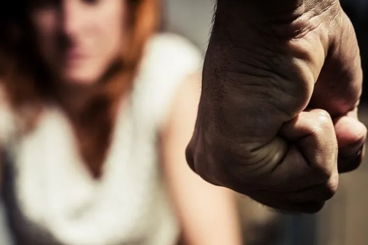 Violenţa în familie în România a crescut cu 150%. Puhoi de cereri pentru ordine de restricții