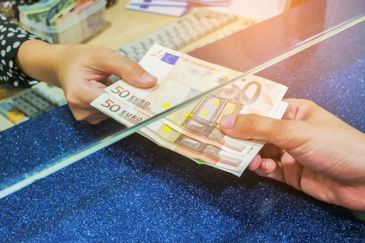 Bancă puțin cunoscută, lider la dobânzi (sursa: ziaruldeiasi.ro)