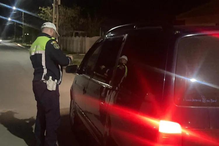 Polițistă, drogată la volan, este anchetată (sursa: Facebook/Poliția Română)