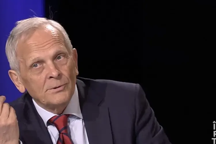 Stolojan: În Constituție nu e niciun cuvânt despre pensiile speciale