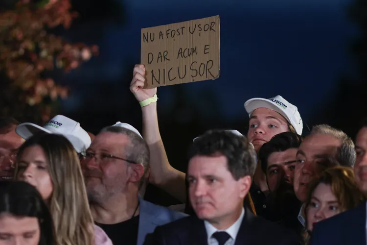 Cu cât ar trebui să crească prezența la turul II pentru ca Nicușor Dan să-l bată pe Simion Foto: Inquam/Octav Ganea