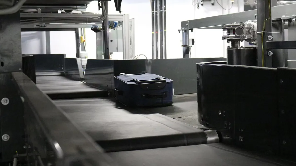 O companie românească cucerește aeroporturile lumii cu tehnologia pentru transportul bagajelor – poza 1
