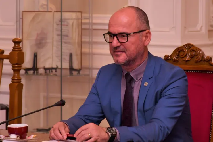 Familia de judecători, Daniel și Ianina Grădinaru, care câștigă mai mult decât Isărescu Foto: CCR