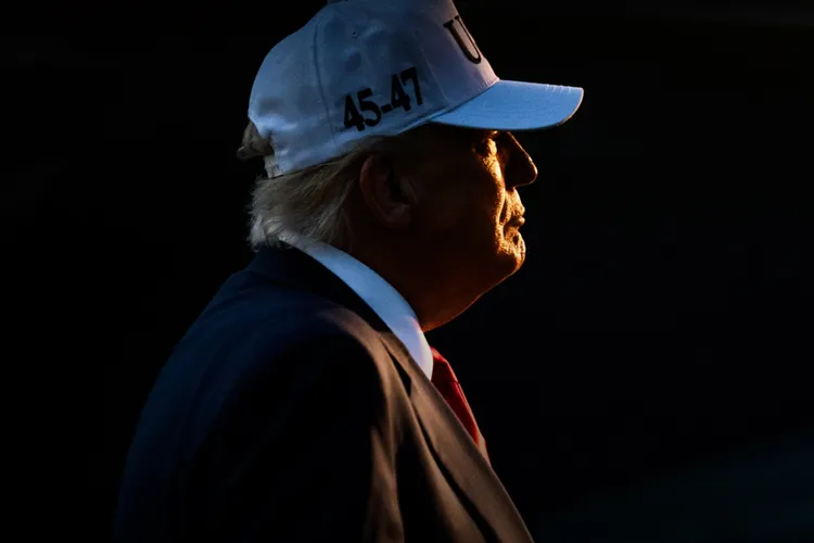 Atacul asupra lui Trump și „Wine-Gate” (sursa: Facebook/The White House)