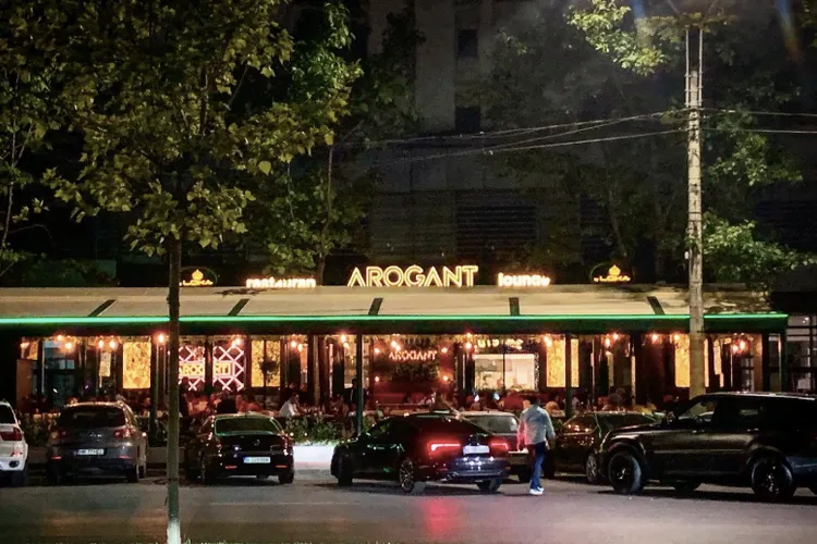 Care sunt restaurantele de fițe din Piața Alba Iulia care vindeau preparate din carne expirată de luni de zile. Au fost confiscate 2,8 tone de carne stricată