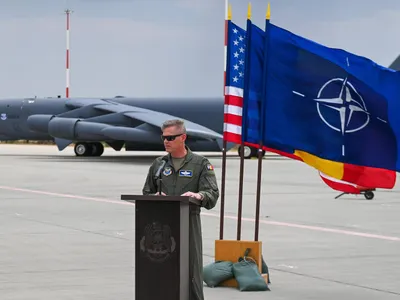 Donald Trump ordonă plata militarilor americani (sursa: Inquam Photos/Eduard Vînătoru)