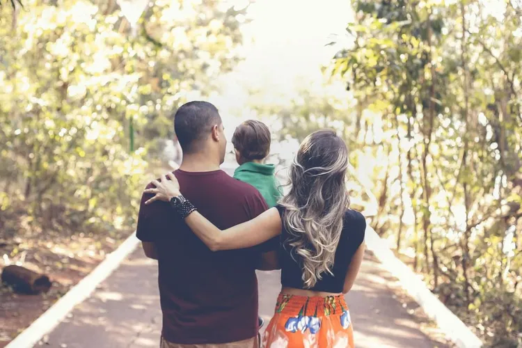 Copiii învață altruismul din fapte concrete (sursa: Pexels/Vidal Balielo Jr.)