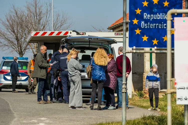 România are încă patru soluţii pentru a intra în Schengen Foto: Facebook ministerul austriac de Interne
