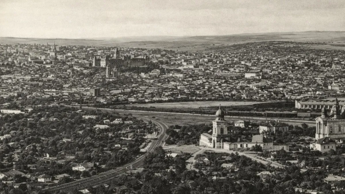 Imagine panoramică de arhivă din Iașiul interbelic