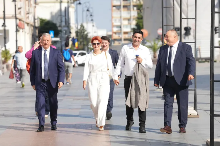 Olguța Vasilescu se laudă că a aprins luminițele de Crăciun Foto: Facebook