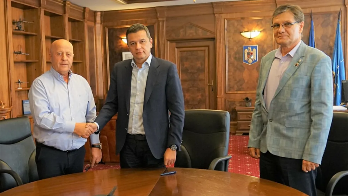 Un pensionar care joacă la Loto conduce aeroportul Tulcea Foto: Facebook