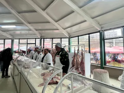 Carnea de miel din piețe s-a ieftinit față de 2025, supermarketurile vând și cu 50% mai scump (sursa: ziaruldeiasi.ro)