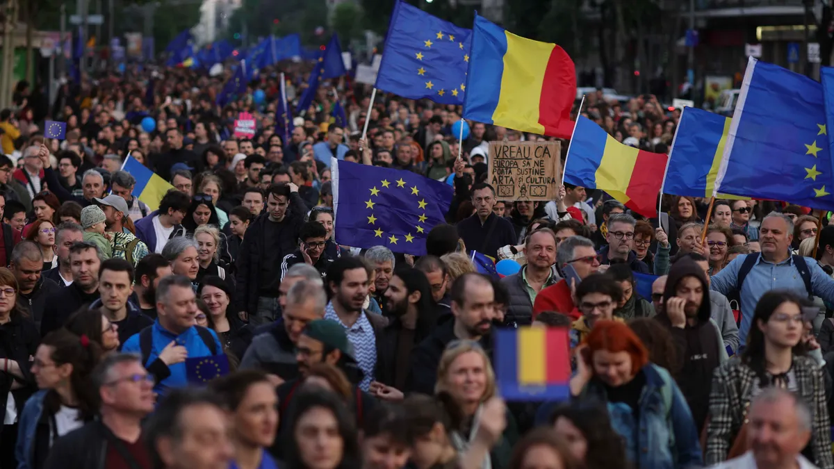 S-au decis să vină la vot circa 10,5 milioane alegători  Foto: Inquam/Octav Ganea