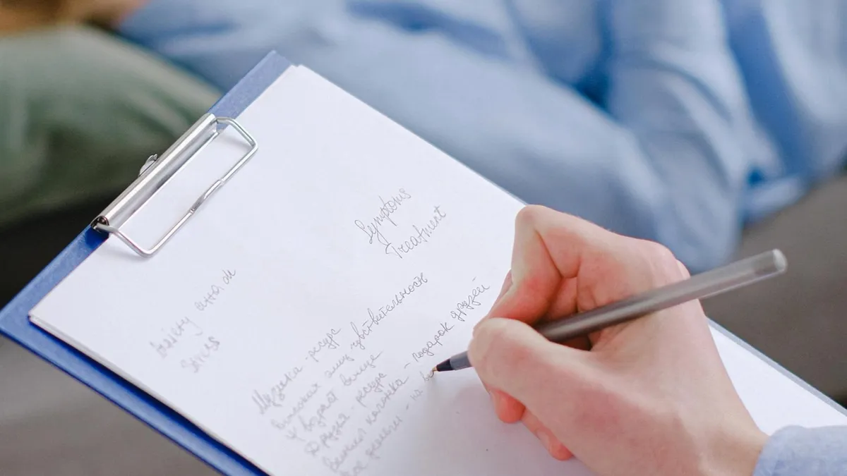 Legea psihologilor divide comunitatea profesională (sursa: Pexels/SHVETS production)