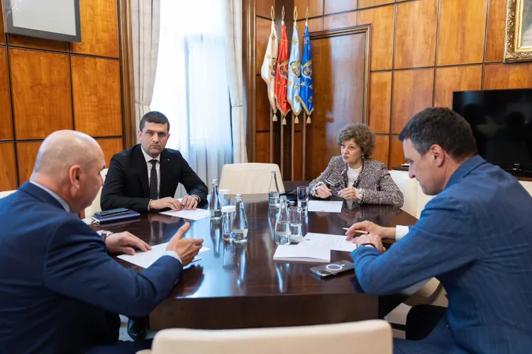 Oana Gheorghiu se desparte de Nicusor Dan Foto: Facebook
