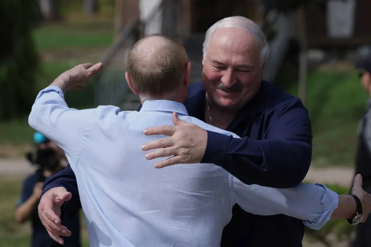 Lukașenko anunță că nu mai candidează (sursa: kremlin.ru)