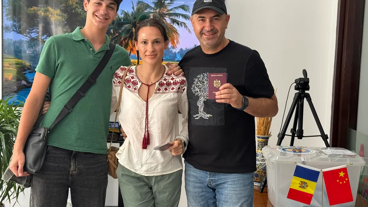 O familie de moldoveni din Hong Kong a parcurs 2.000 de kilometri ca să voteze