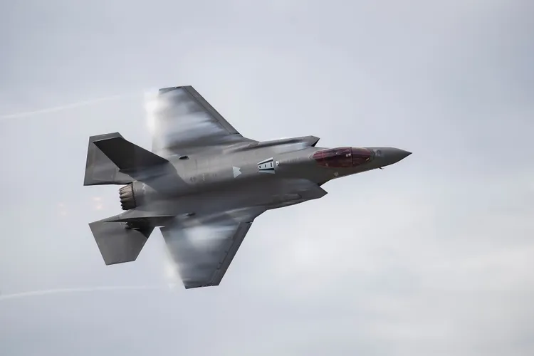 SUA aprobă vânzarea avioanelor către România (sursa: Facebook/U.S. Embassy Bucharest)