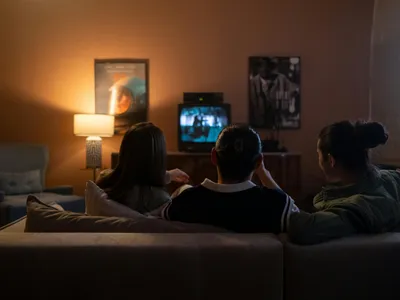 Topul filmelor de văzut în iulie (sursa: Pexels/Ron Lach)