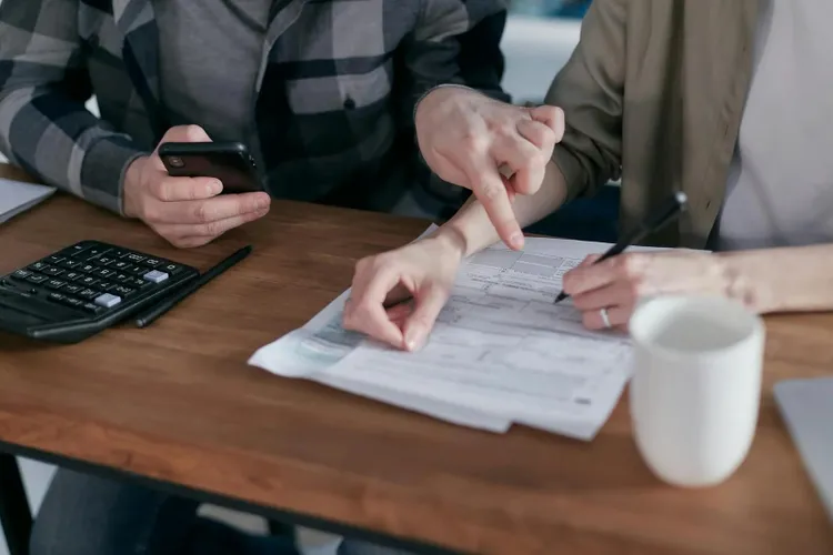 Cămătăria IFN-urilor, tolerată de stat (sursa: Pexels/Mikhail Nilov)