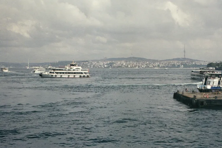 Tensiuni majore în Strâmtoarea Ormuz (sursa: Pexels/Max Renard)