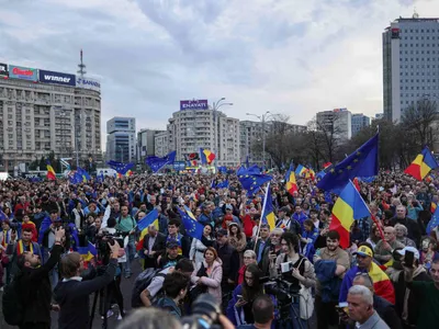 Mii de participanți la mitingul pro-european (sursa: Inquam Photos/George Călin)