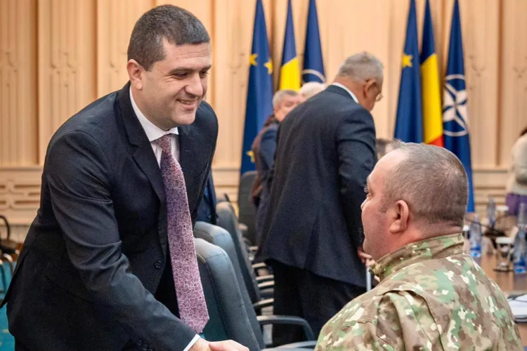 Pensiile și soldele din MApN și MAI nu scad (sursa: Facebook/Radu Miruță)