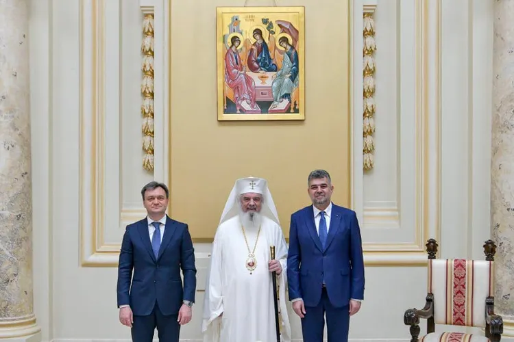 Ciolacu, la ziua patriarhului Daniel Foto: Facebook