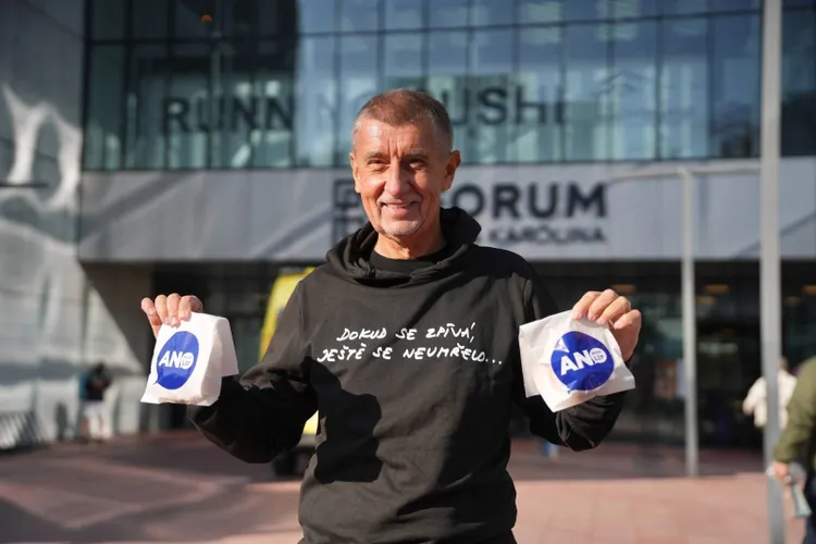 Cehia, alianță guvernamentală cu partide radicale (sursa: Facebook/Andrej Babiš)
