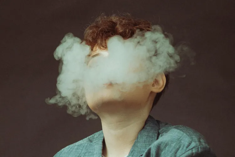 Țigările electronice, interzise minorilor (sursa: Pexels/Vinh Chế)