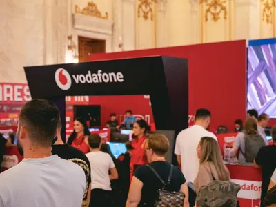 Vodafone scumpește cu 8% facturile serviciilor (sursa: Facebook/Vodafone Romania)