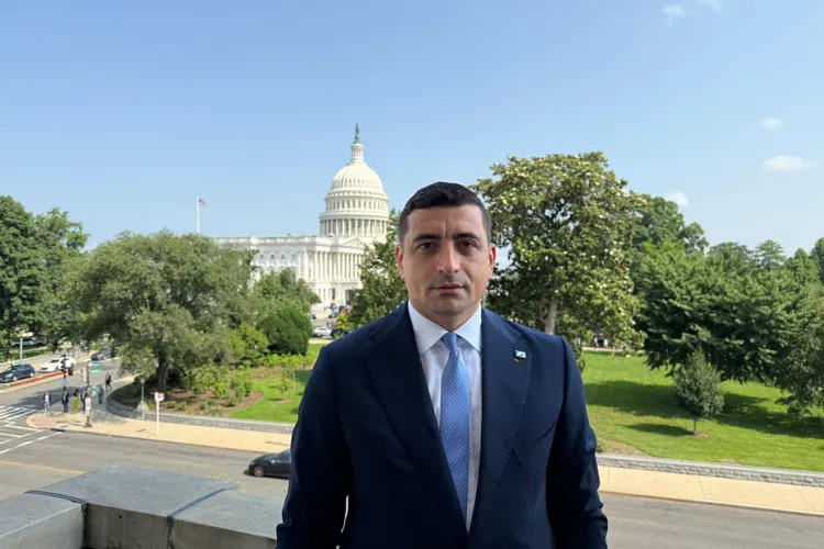 „Trumpiștii” din AUR, tăcere deplină după atacul SUA asupra Iranului. Dungaciu, foarte evaziv Foto: Facebook