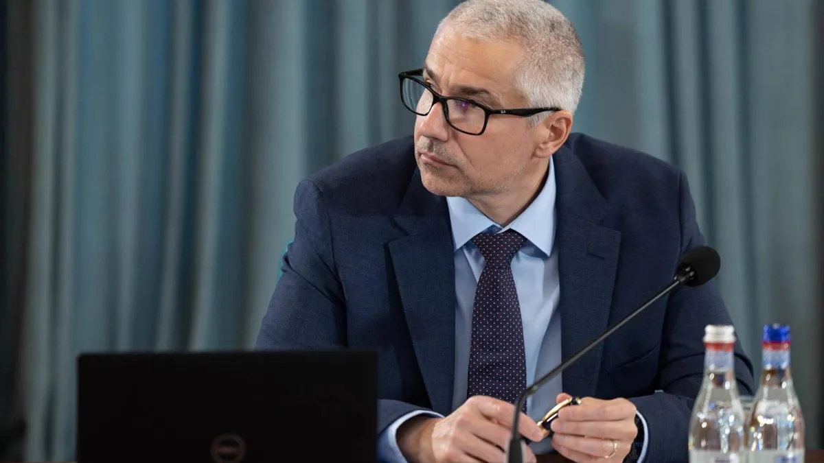 Ministrul Justiției respinge acuzațiile de plagiat (sursa: Facebook/Radu Marinescu)