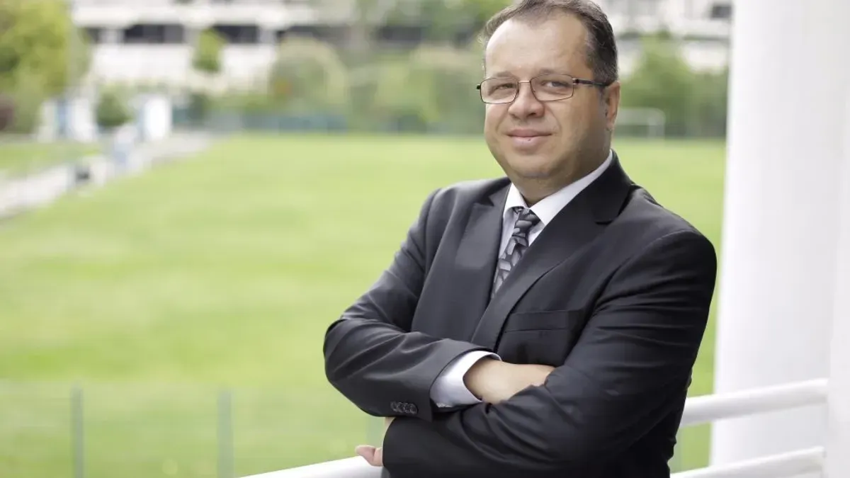Vicepreședinte AMEPIP este un controversat doctor al Academiei de Poliție, Bogdan Ștefănescu