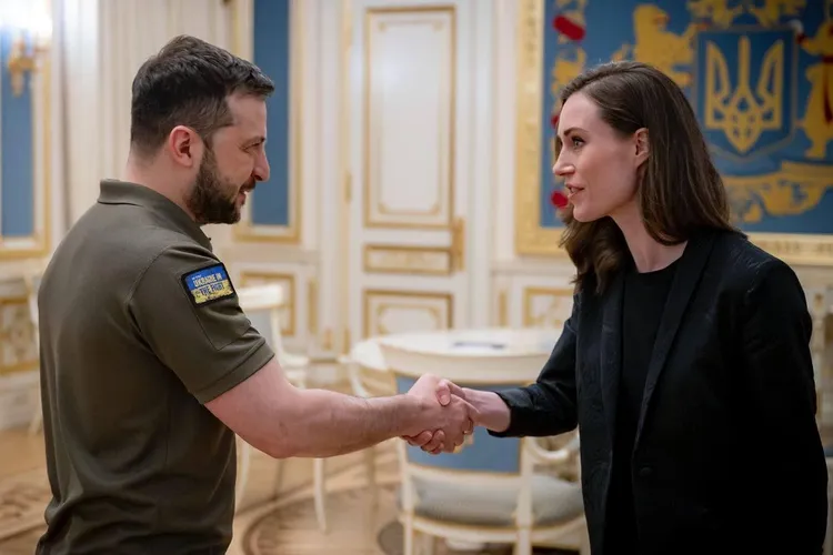 Sanna Marin, filmată la o petrecere, însă ucrainenii o susțin, iar fanii Kremlinului o atacă