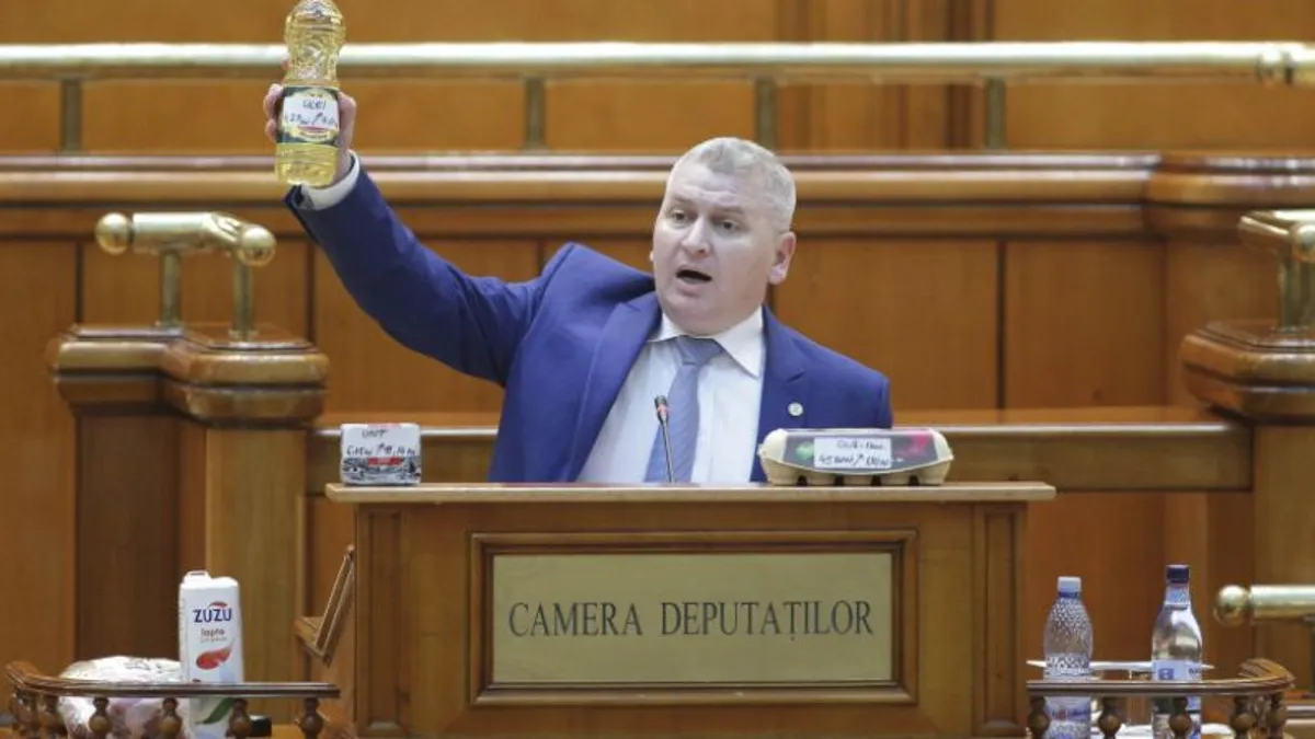 Florin Roman, co-semnatar al proiectului AUR care prevede sancțiuni dure pentru cei care nu pupă drapelul