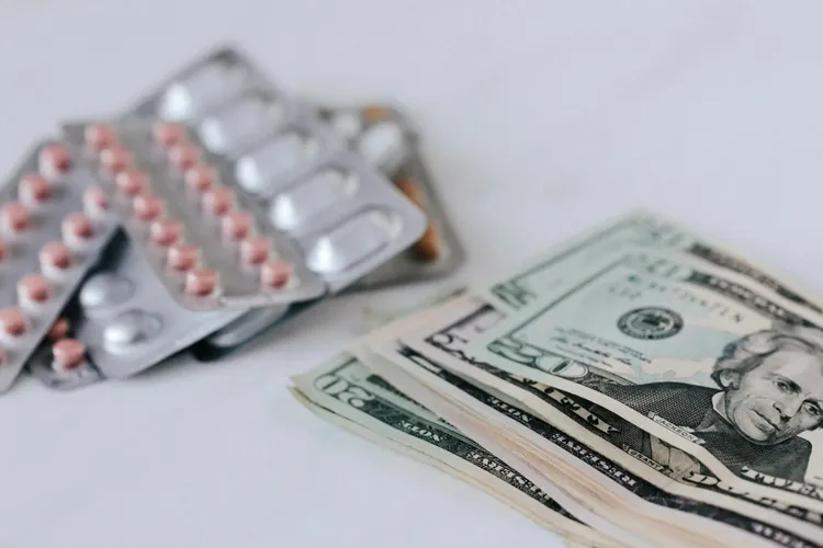 Tarifele SUA amenință industria farmaceutică europeană (sursa: Pexels/Kaboompics)