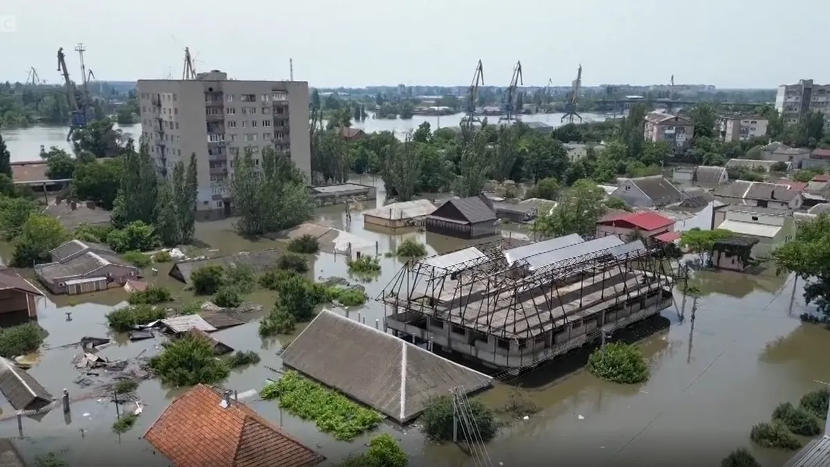 Efectele perverse ale distrugerii, de către Rusia, a barajului de pe Nipru Foto: Twitter