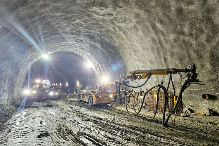 Imagini cu primul tunel de autostradă săpat în stâncă Foto: Facebook CNAIR