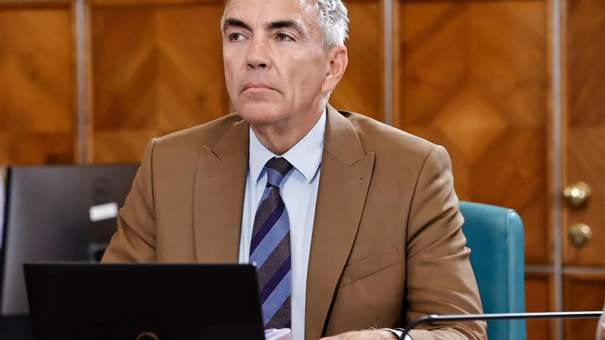 Dispută publică între Anastasiu și DNA (sursa: Facebook/Dragoș Anastasiu)