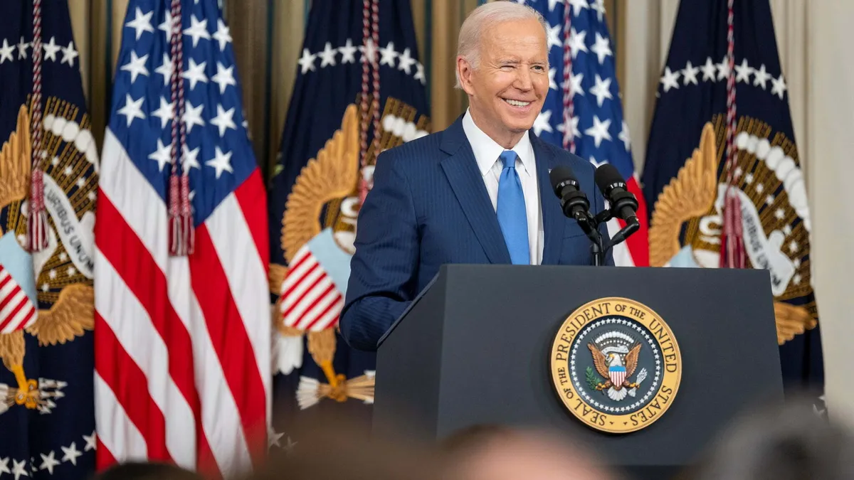 Democrații păstrează Senatul, Biden - mandat puternic (sursa: Facebook/The White House)