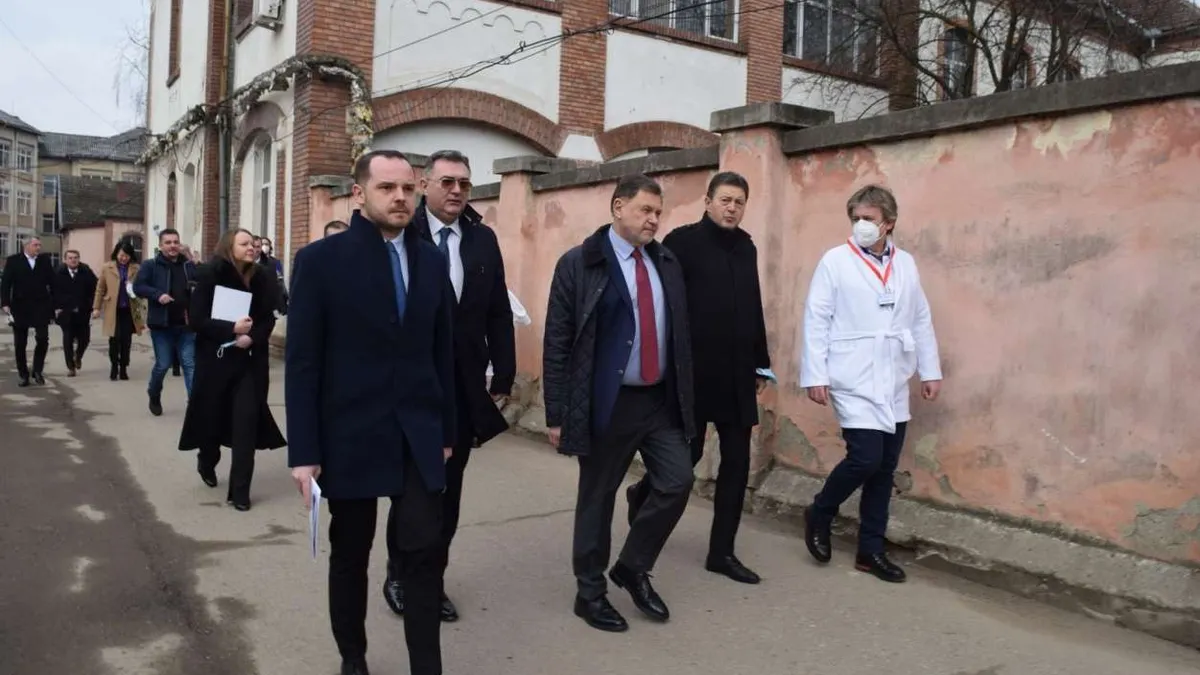 120-200 de pacienţi, îngrijiţi de o singură asistentă Foto: Sighet247.ro