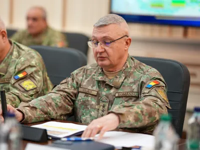 Șeful Statului Major al Apărării, generalul Gheorghiță Vlad, blocat în luptele cu tancuri (sursa: Facebook/Șeful Statului Major al Apărării)